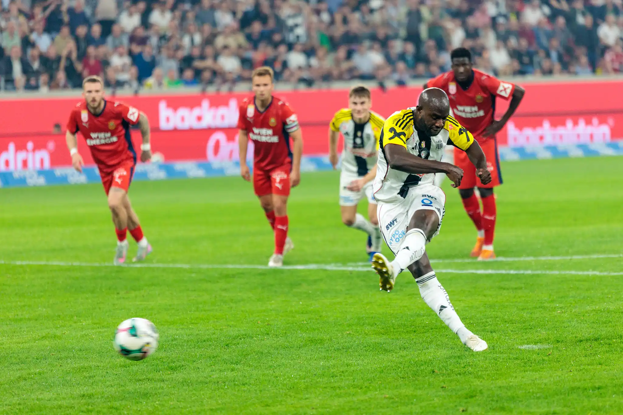 LASK greift nach dem Double: 3:1-Heimsieg beendet Rapids Meisterträume