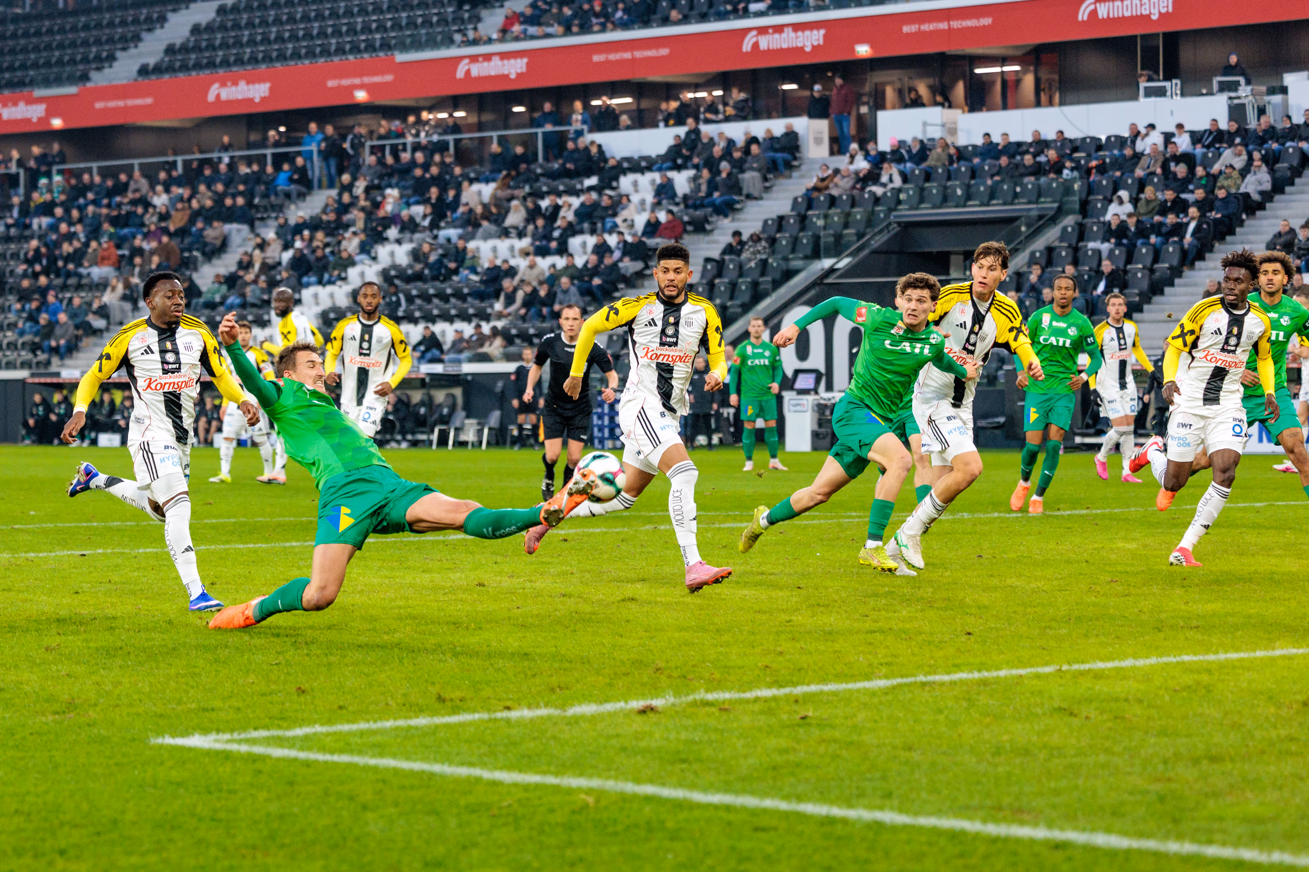 Arbeitssieg in der Raiffeisen Arena: LASK zittert sich zum 1:0 gegen die WSG Tirol